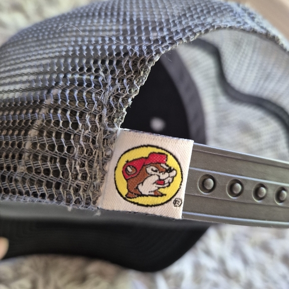 Buc-ees Black Cap Buc-ees Patch Adjustable Mesh Snap Back  Trucker Hat Est. 1982 - Picture 3 of 4